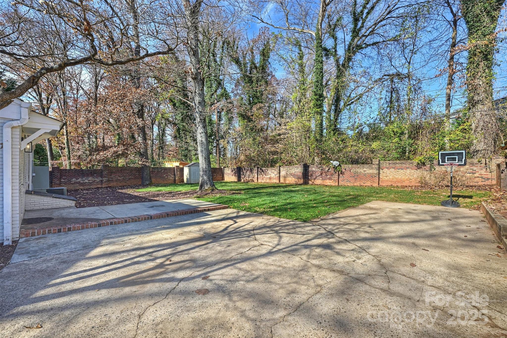 2730 Royston Road Charlotte, NC 28208 - Photo 33 of 40 a view of yard with tree s