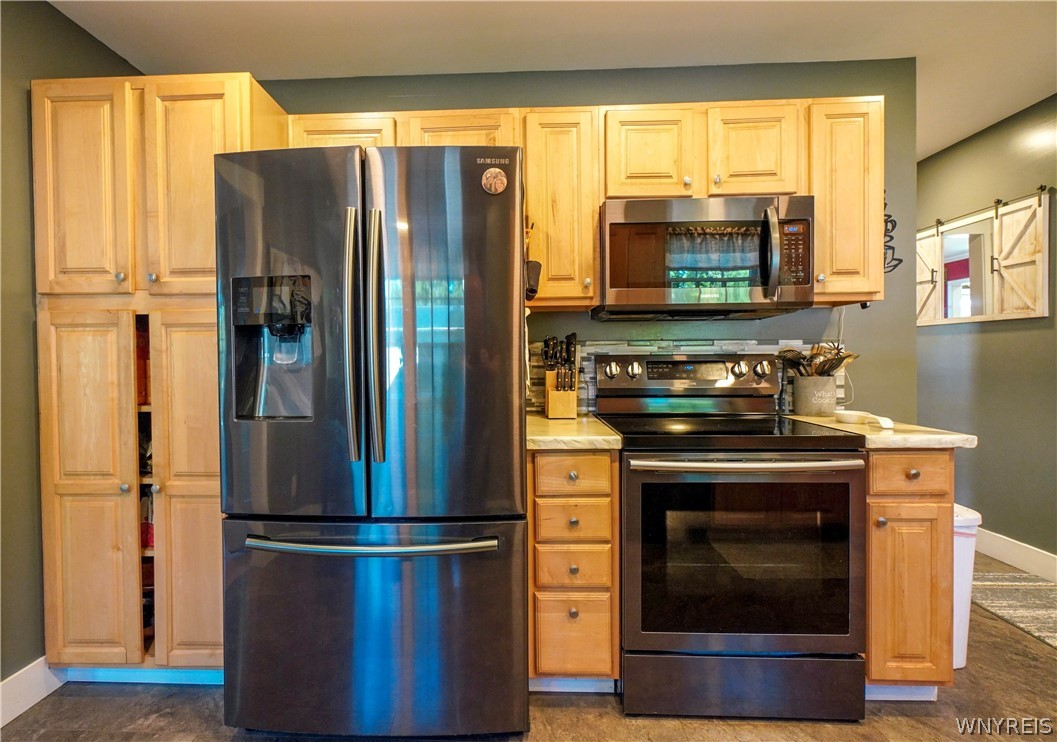 6138 Versailles Plank Road Lake View, NY 14085 - Photo 19 of 50 Stainless steel appliances