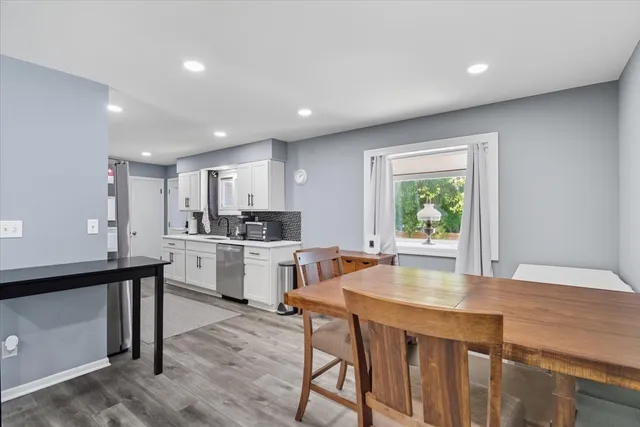 $3,250 | 830 Russell Avenue, Winthrop Harbor, IL 60096