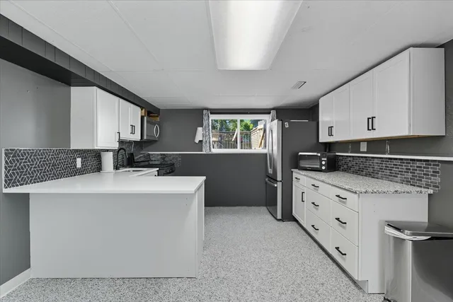 $3,250 | 830 Russell Avenue, Winthrop Harbor, IL 60096