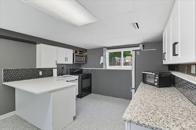 $3,250 | 830 Russell Avenue, Winthrop Harbor, IL 60096