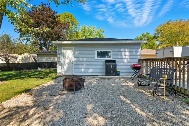 $3,250 | 830 Russell Avenue, Winthrop Harbor, IL 60096