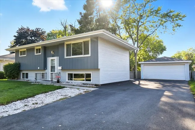 $3,250 | 830 Russell Avenue, Winthrop Harbor, IL 60096
