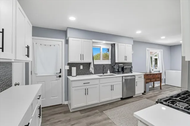 $3,250 | 830 Russell Avenue, Winthrop Harbor, IL 60096