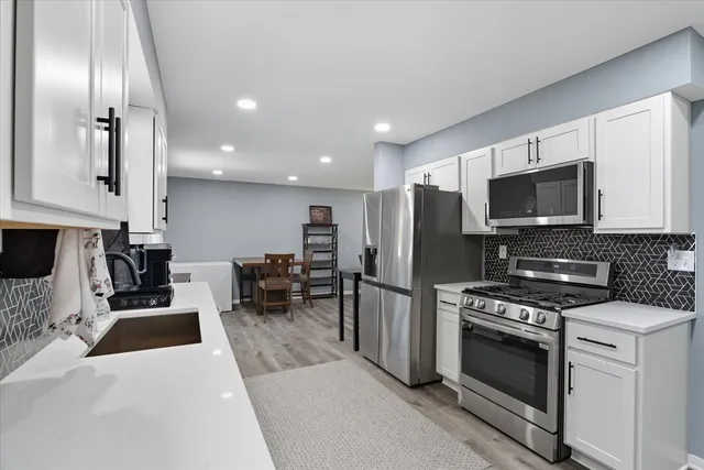 $3,250 | 830 Russell Avenue, Winthrop Harbor, IL 60096