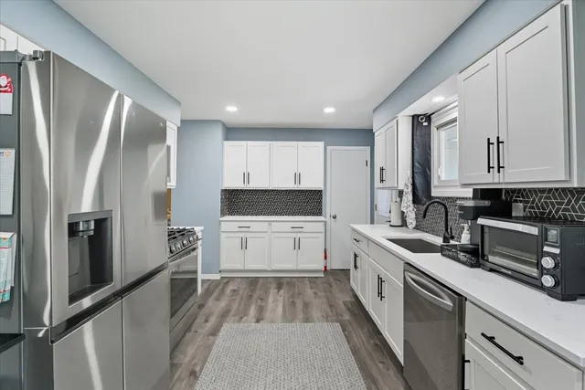 $3,250 | 830 Russell Avenue, Winthrop Harbor, IL 60096