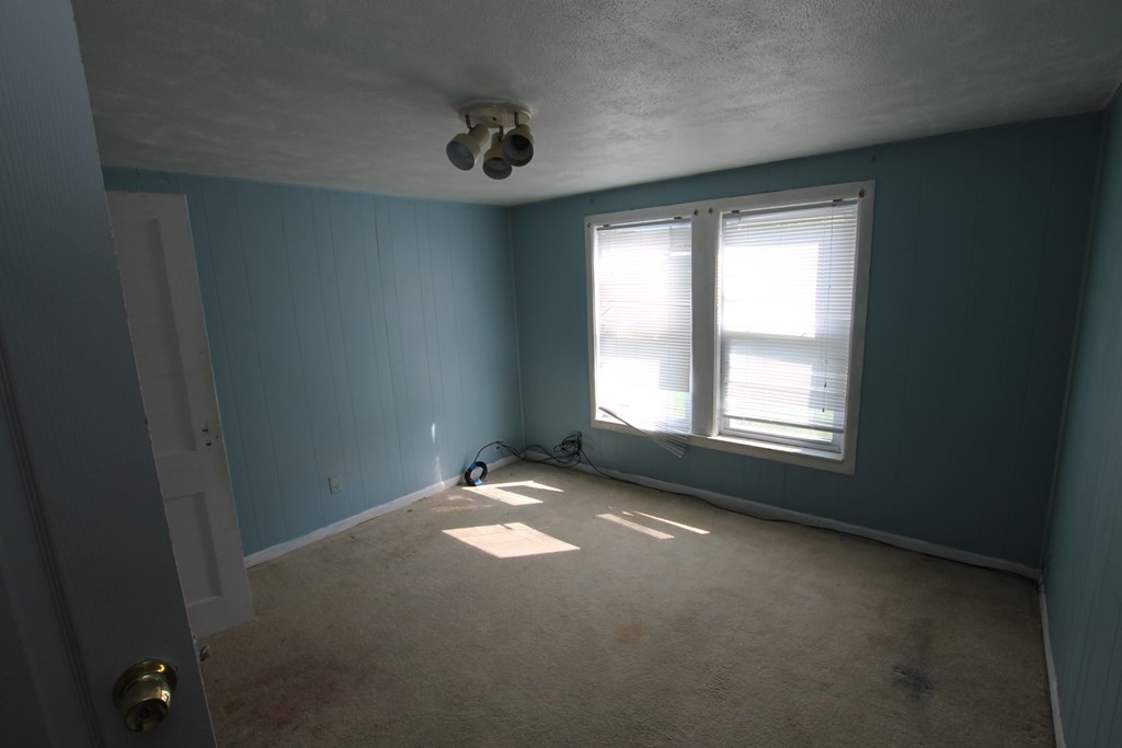 71 Chilmark Street Worcester, MA 01604 - Photo 14 of 17 Gallery Image 14