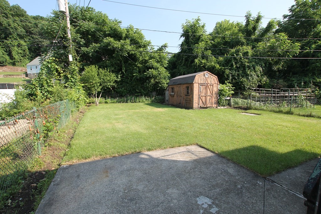 71 Chilmark Street Worcester, MA 01604 - Photo 4 of 17 Gallery Image 4
