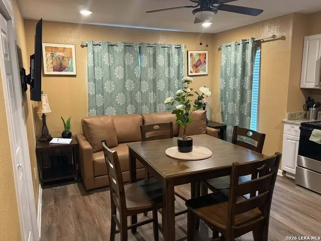 $1,175 | 422 Gulf, San Antonio, TX 78202