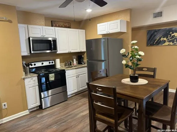 $1,175 | 422 Gulf, San Antonio, TX 78202