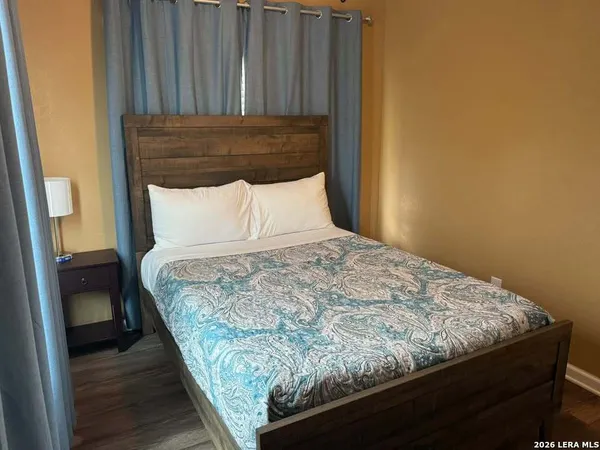 $1,175 | 422 Gulf, San Antonio, TX 78202
