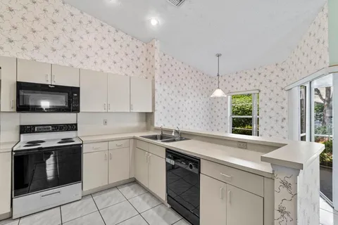 $579,000 | 10001 Country Brook Road, Boca Raton, FL 33428