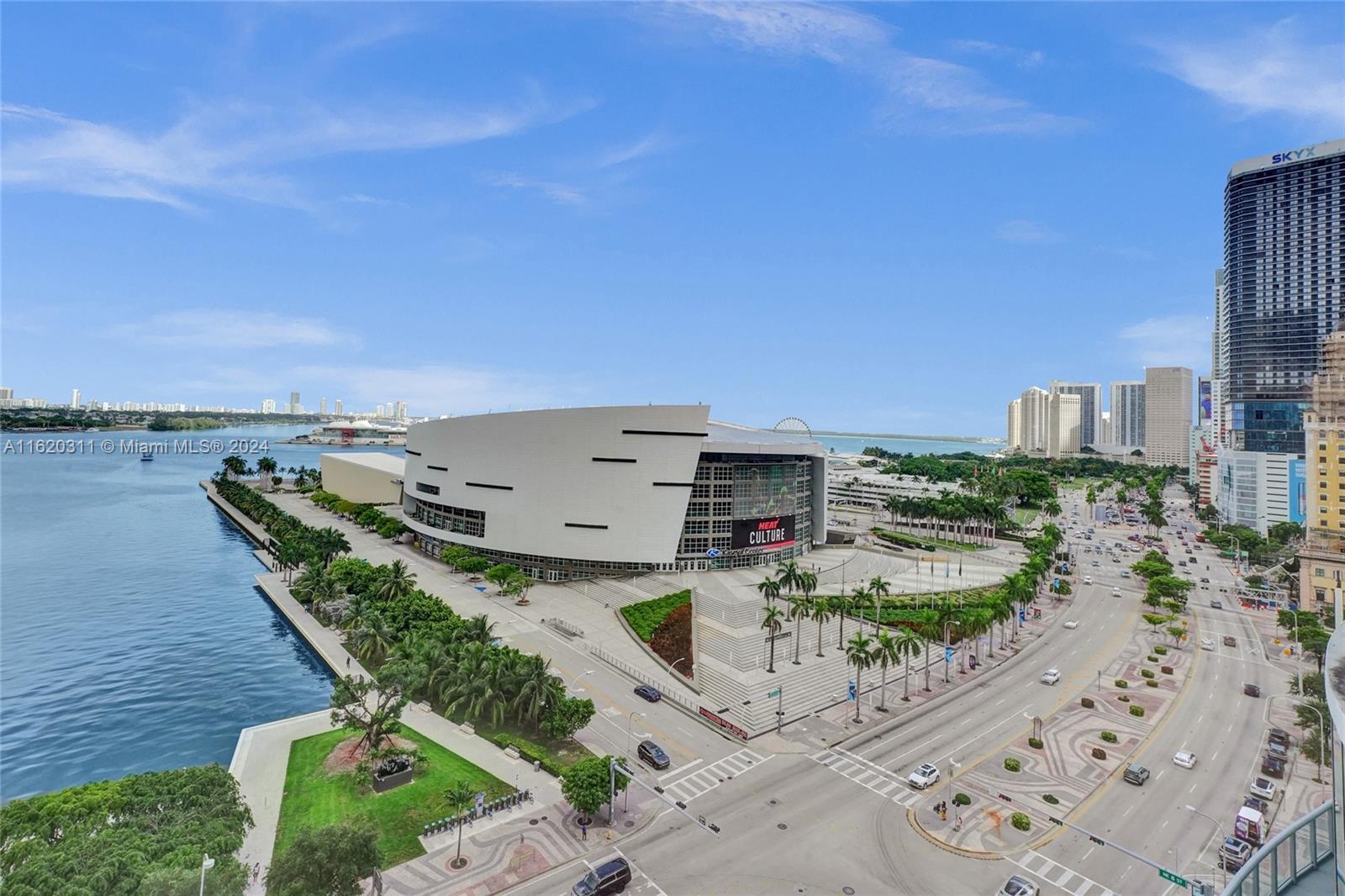 888 Biscayne Boulevard, Unit 509 Miami, FL 33132 - Photo 22 of 32 a view of a terrace with chairs