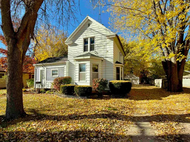 $139,980 | 325 North Wisconsin Street, Berlin, WI 54923