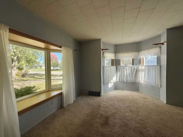 $139,980 | 325 North Wisconsin Street, Berlin, WI 54923