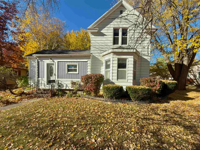 $139,980 | 325 North Wisconsin Street, Berlin, WI 54923