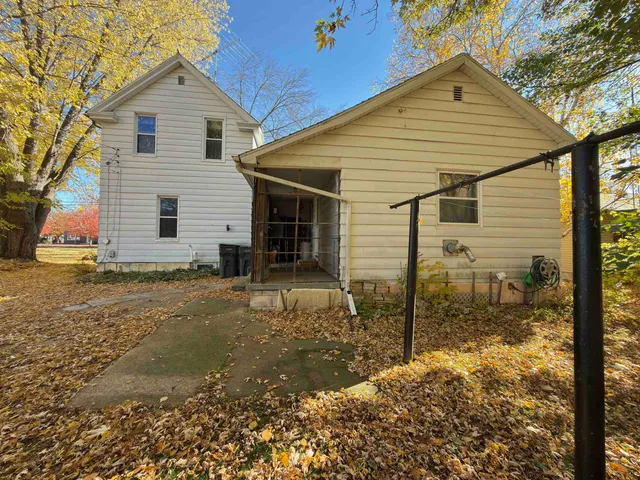 $139,980 | 325 North Wisconsin Street, Berlin, WI 54923