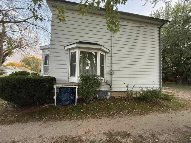 $139,980 | 325 North Wisconsin Street, Berlin, WI 54923