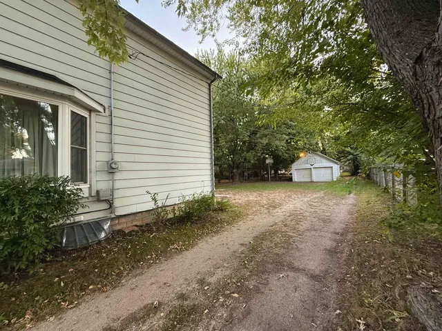 $139,980 | 325 North Wisconsin Street, Berlin, WI 54923