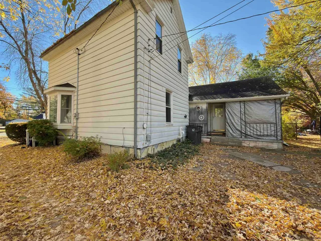$139,980 | 325 North Wisconsin Street, Berlin, WI 54923