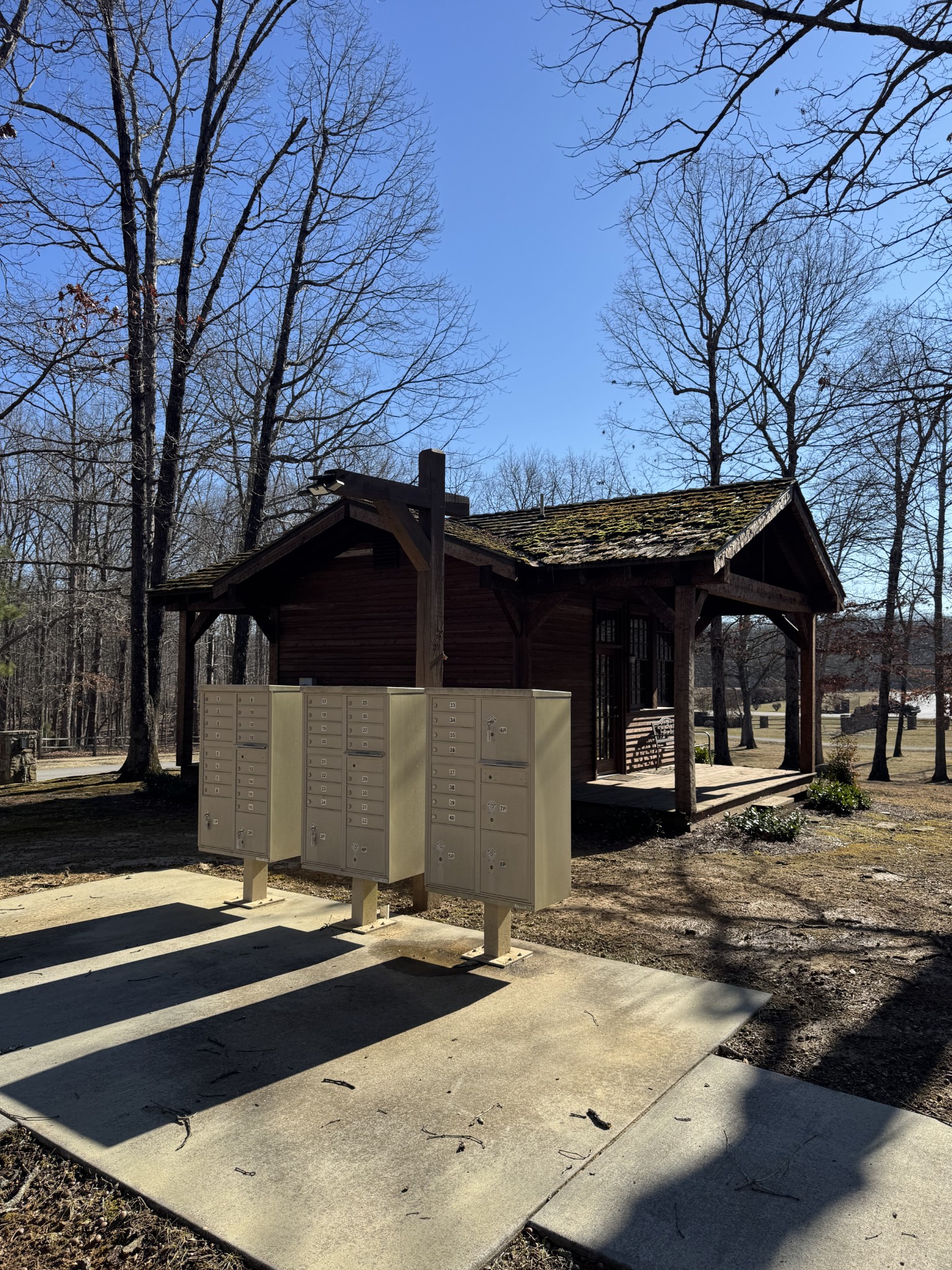 0 Lake Louisa Loop Monteagle, TN 37356 - Photo 13 of 15 a front view of house with a garden