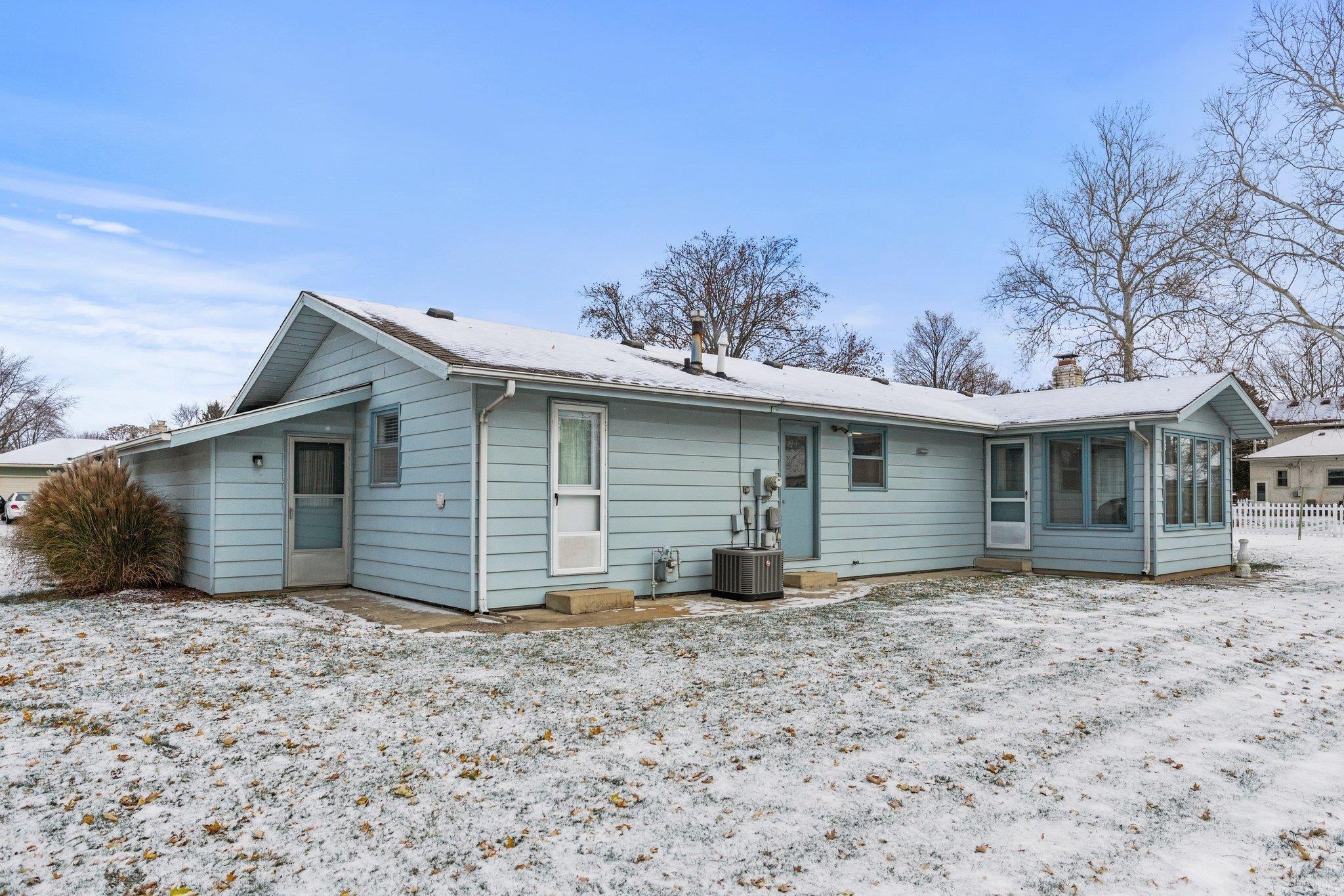 701 East 3rd Street Auburn, IN 46706 - Photo 4 of 36