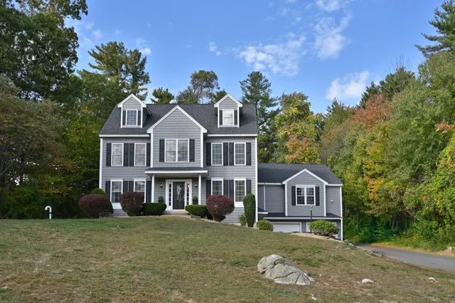 $999,900 | 16 Autumn Woods Road, Salem, NH 03079