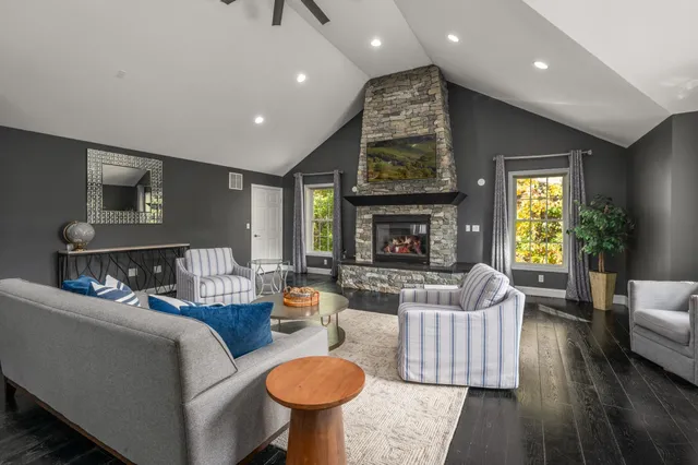 $999,900 | 16 Autumn Woods Road, Salem, NH 03079