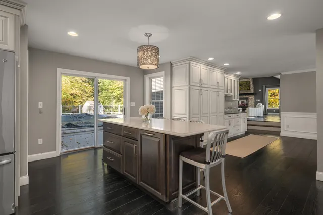 $999,900 | 16 Autumn Woods Road, Salem, NH 03079