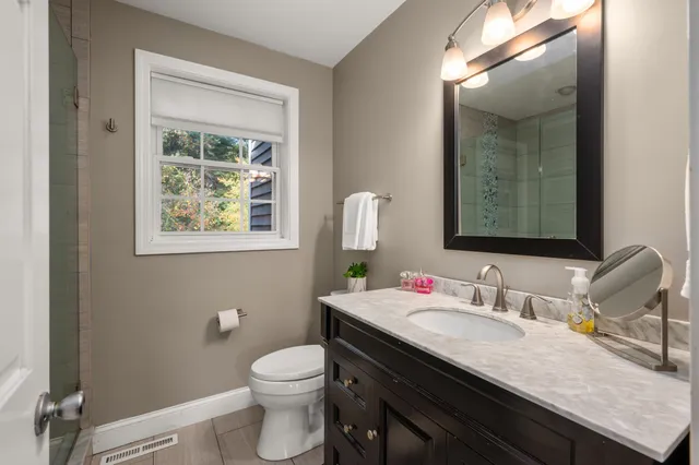 $999,900 | 16 Autumn Woods Road, Salem, NH 03079