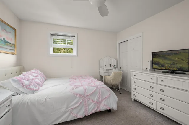 $999,900 | 16 Autumn Woods Road, Salem, NH 03079