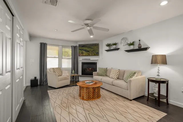 $999,900 | 16 Autumn Woods Road, Salem, NH 03079