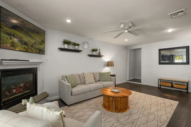 $999,900 | 16 Autumn Woods Road, Salem, NH 03079