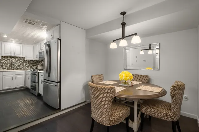 $999,900 | 16 Autumn Woods Road, Salem, NH 03079