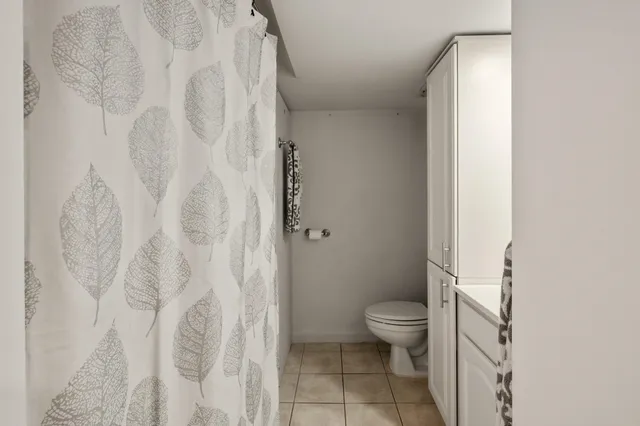 $999,900 | 16 Autumn Woods Road, Salem, NH 03079