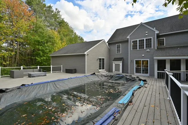 $999,900 | 16 Autumn Woods Road, Salem, NH 03079