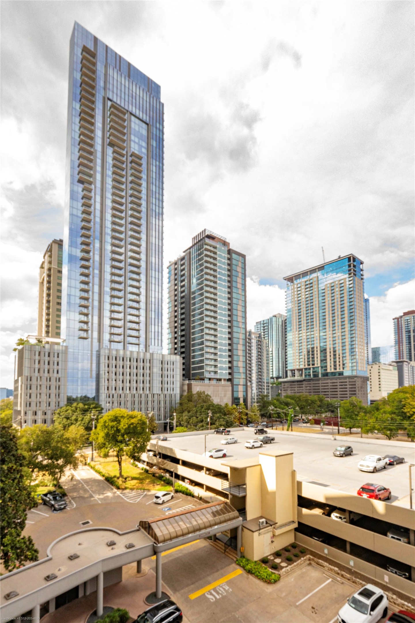 40 North Interstate Highway 35, Unit 6C1 Austin, TX 78701 - Photo 28 of 37 a view of city with patio