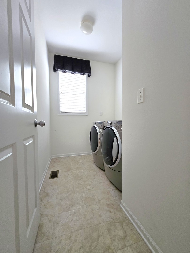 1204 Frederick Court Elgin, IL 60120 - Photo 11 of 25