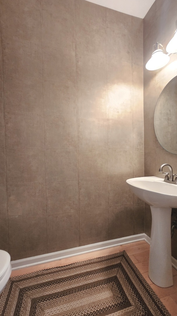 1204 Frederick Court Elgin, IL 60120 - Photo 10 of 25