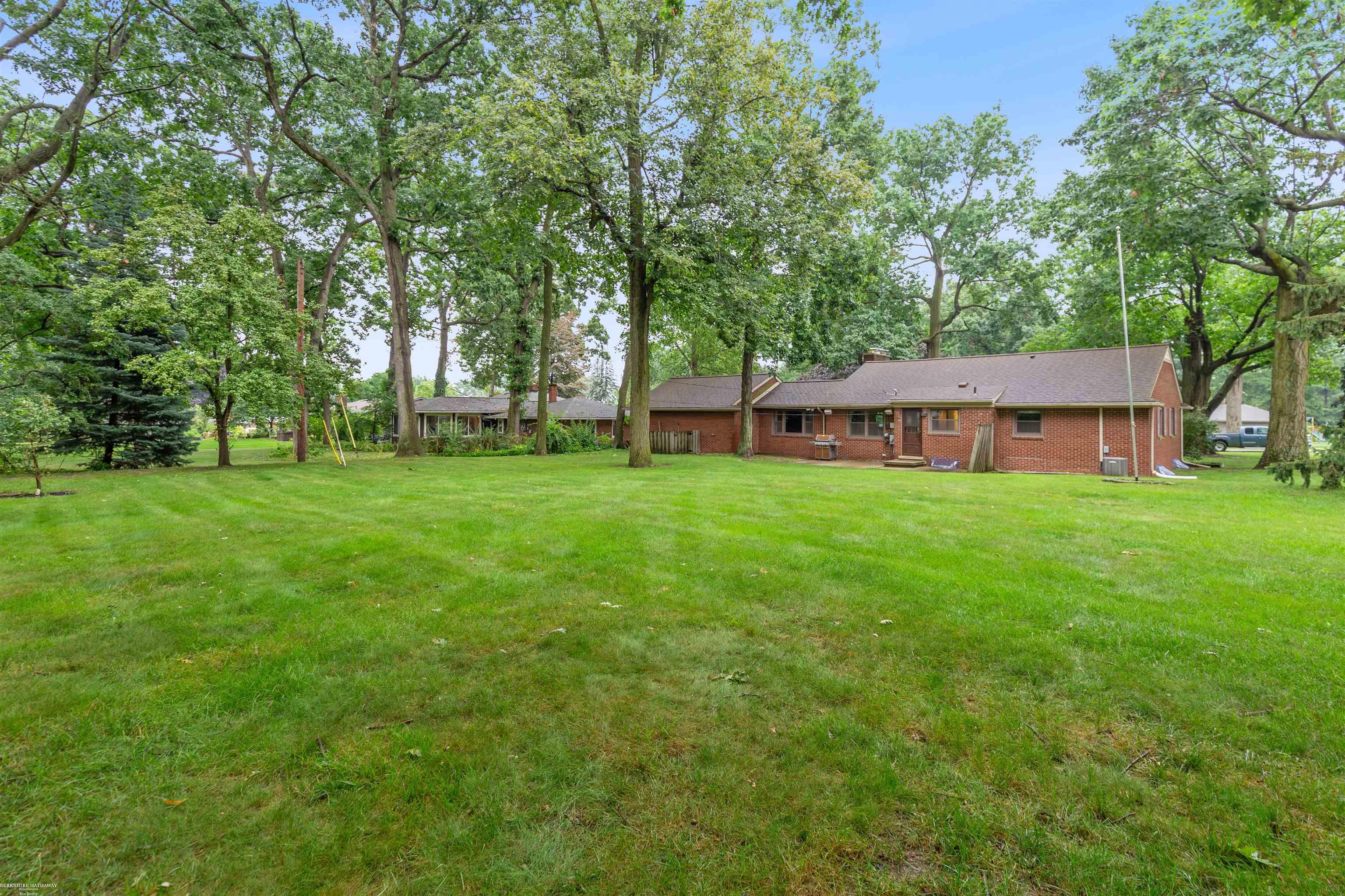 240 Montmorency Road Rochester Hills, MI 48307 - Photo 34 of 40