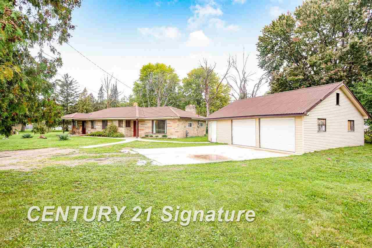 1955 Mack Road Saginaw, MI 48601 - Photo 2 of 38