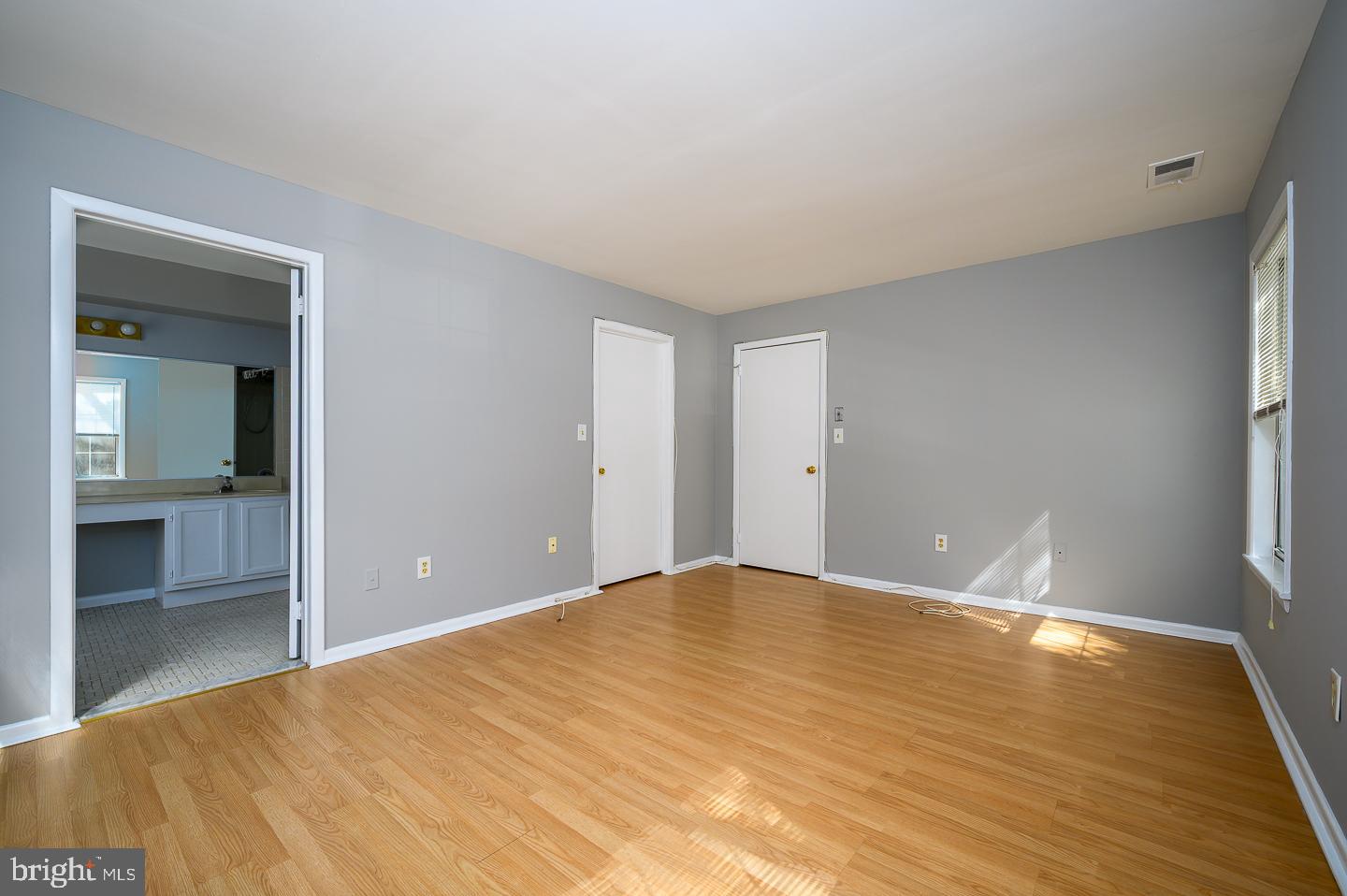 115 Cascade Court, Unit 7 Princeton, NJ 08540 - Photo 11 of 27 a view of an empty room and window