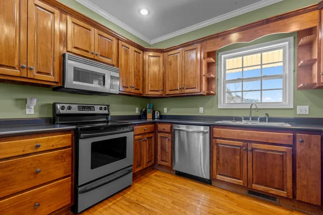 $279,900 | 220 Little Ponderosa Trail, Dunlap, TN 37327