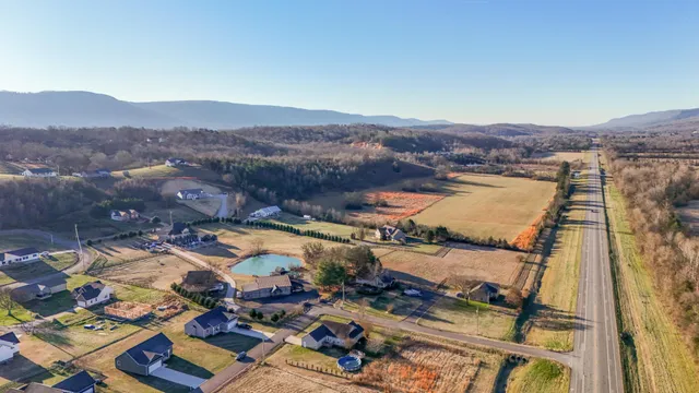 $279,900 | 220 Little Ponderosa Trail, Dunlap, TN 37327