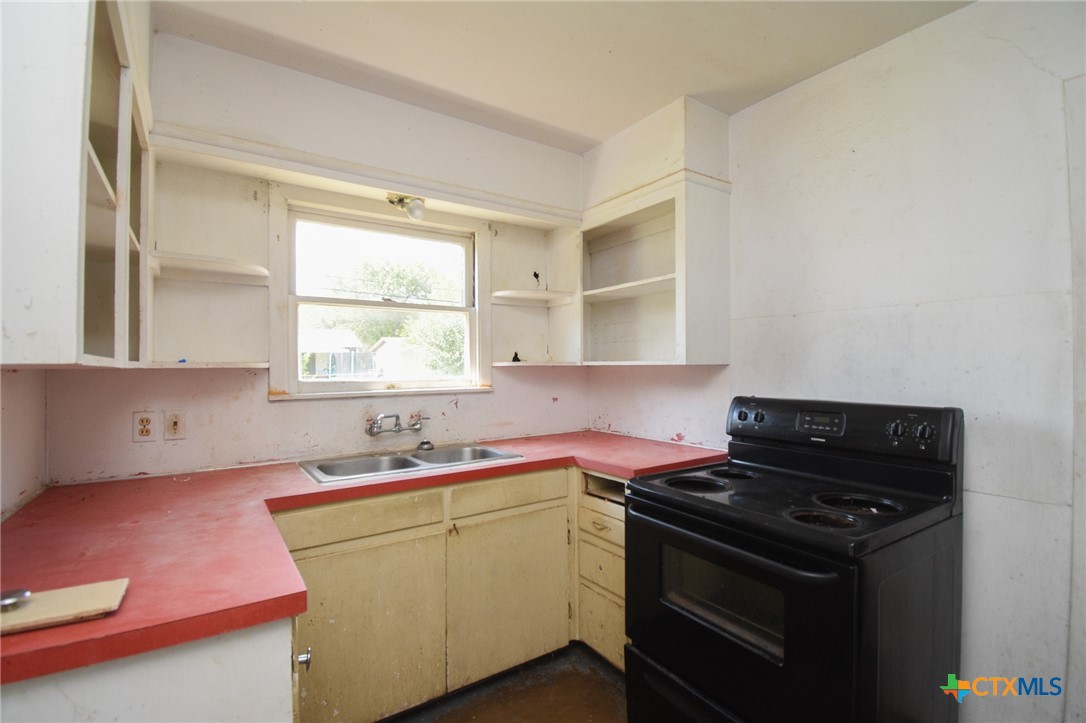 3605 East Rio Grande Street Victoria, TX 77901 - Photo 7 of 15