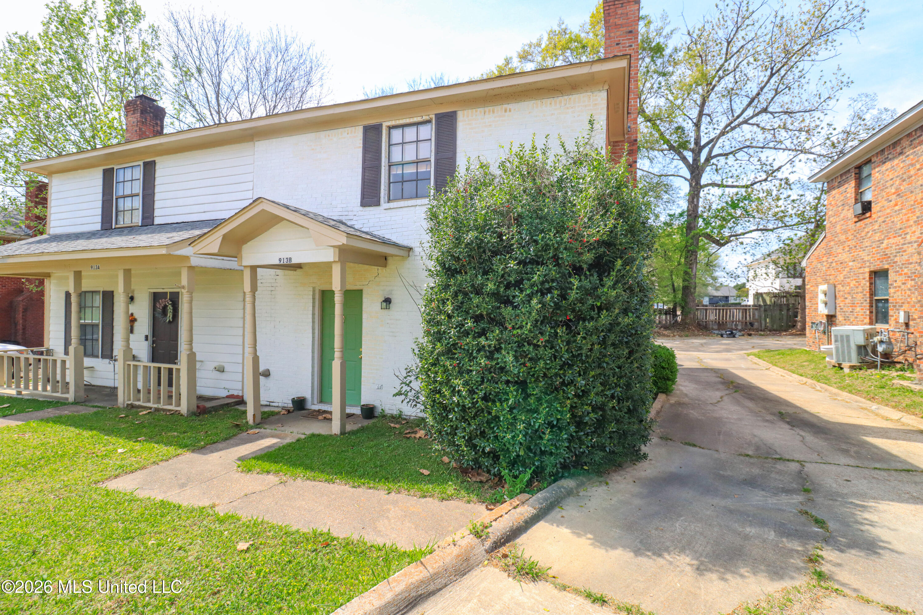 913 Glastonbury Circle, Unit B Ridgeland, MS 39157 - Photo 1 of 28 outside