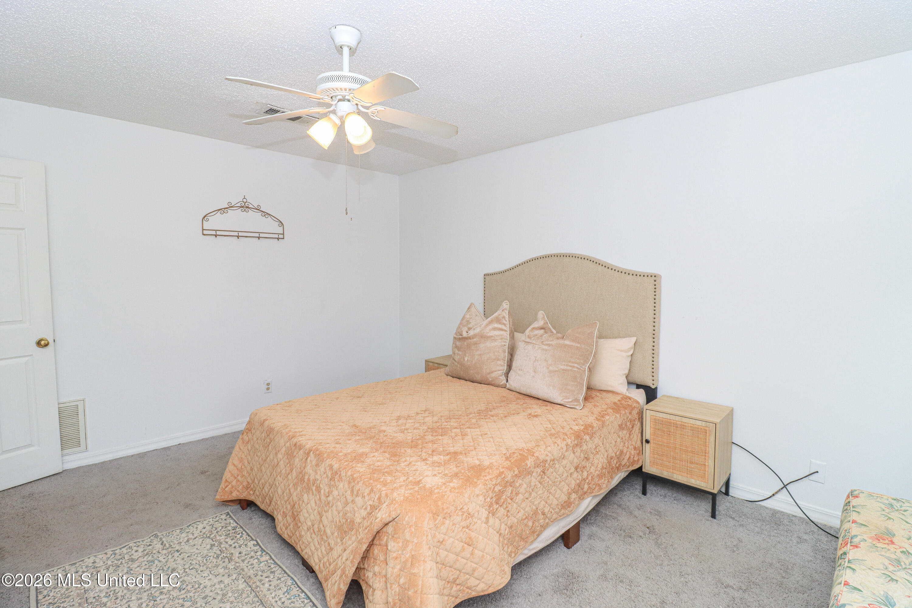 913 Glastonbury Circle, Unit B Ridgeland, MS 39157 - Photo 12 of 28 931 Glastonbury 7