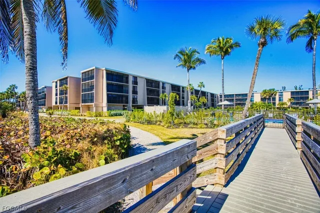 $1,820,000 | 1401 Middle Gulf Drive, Unit 306O, Sanibel, FL 33957