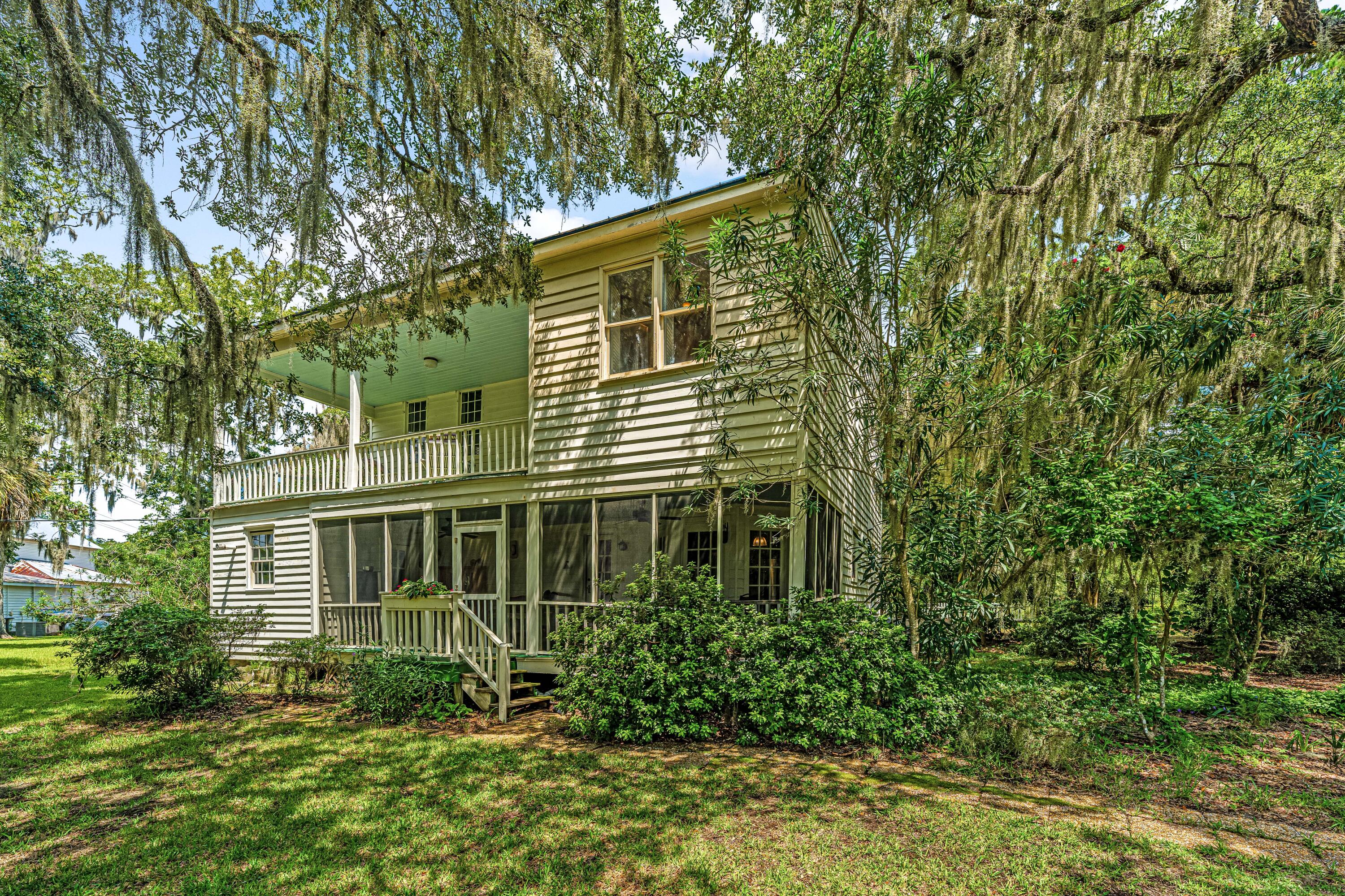 8083 Point Of Pines Road Edisto Island, SC 29438 - Photo 16 of 86 8083PointofPines_Home003