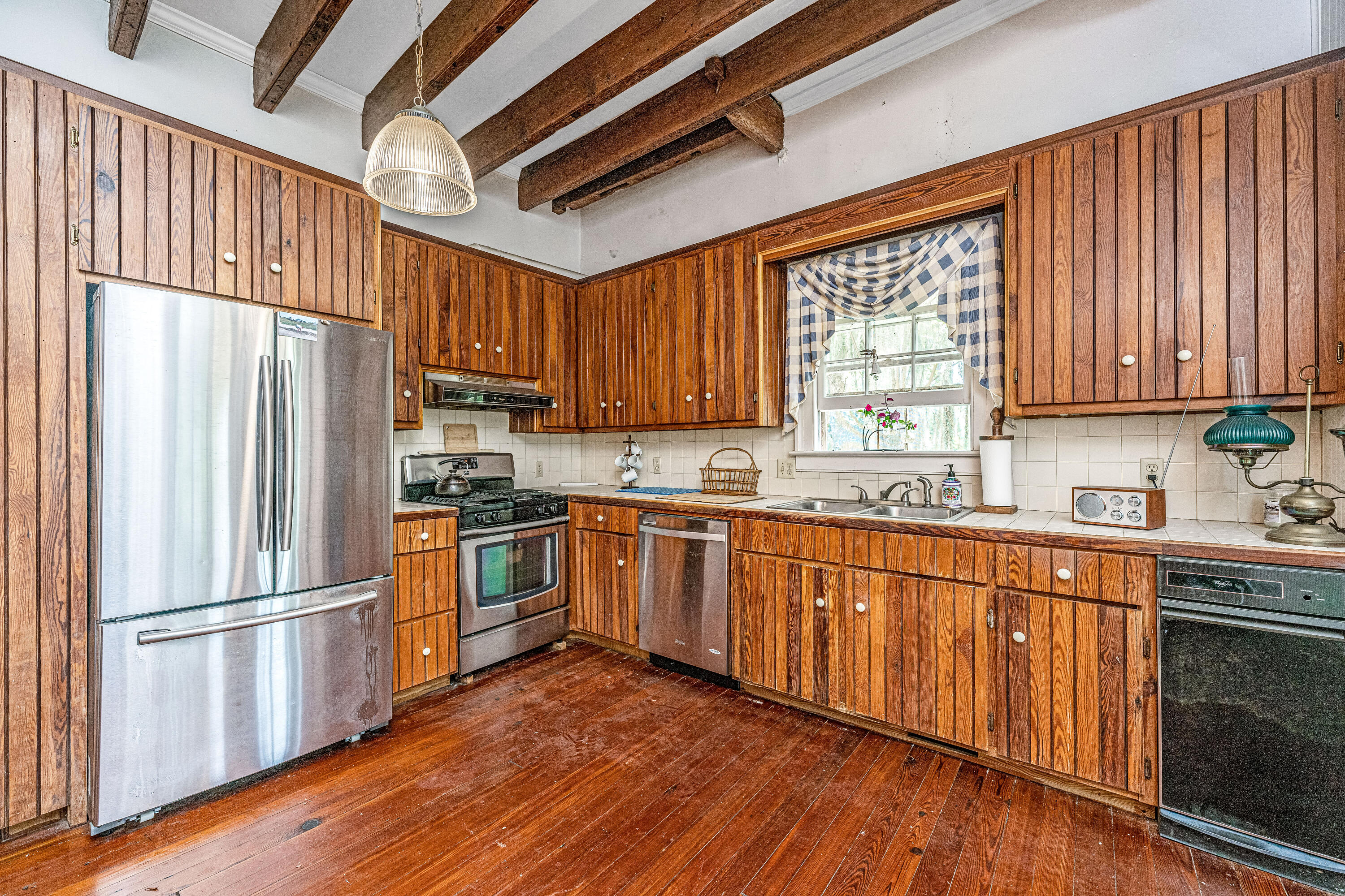 8083 Point Of Pines Road Edisto Island, SC 29438 - Photo 18 of 86 8083PointofPines_Home015